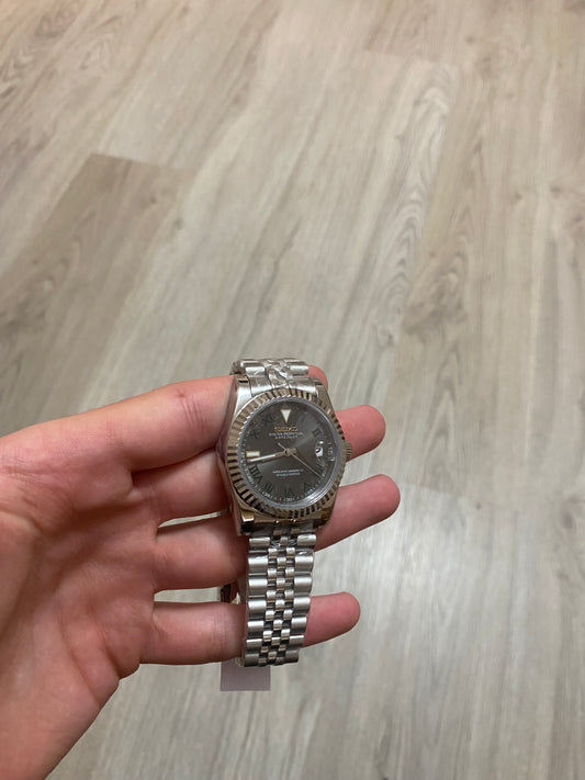 GREY ROMAN NUMERAL DIAL
